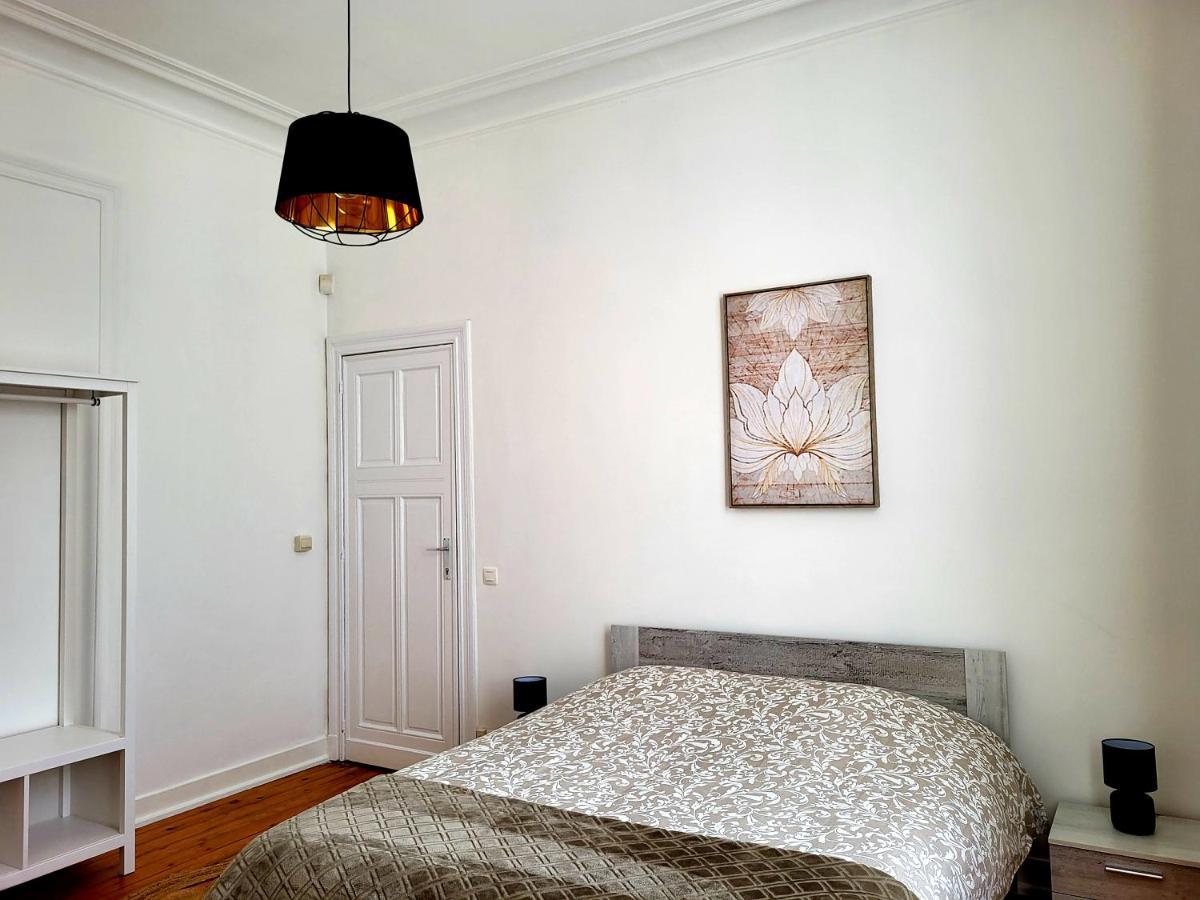 Brussels Bed & Blockchain Private Rooms With Shared Bathroom Etterbeek Екстер'єр фото