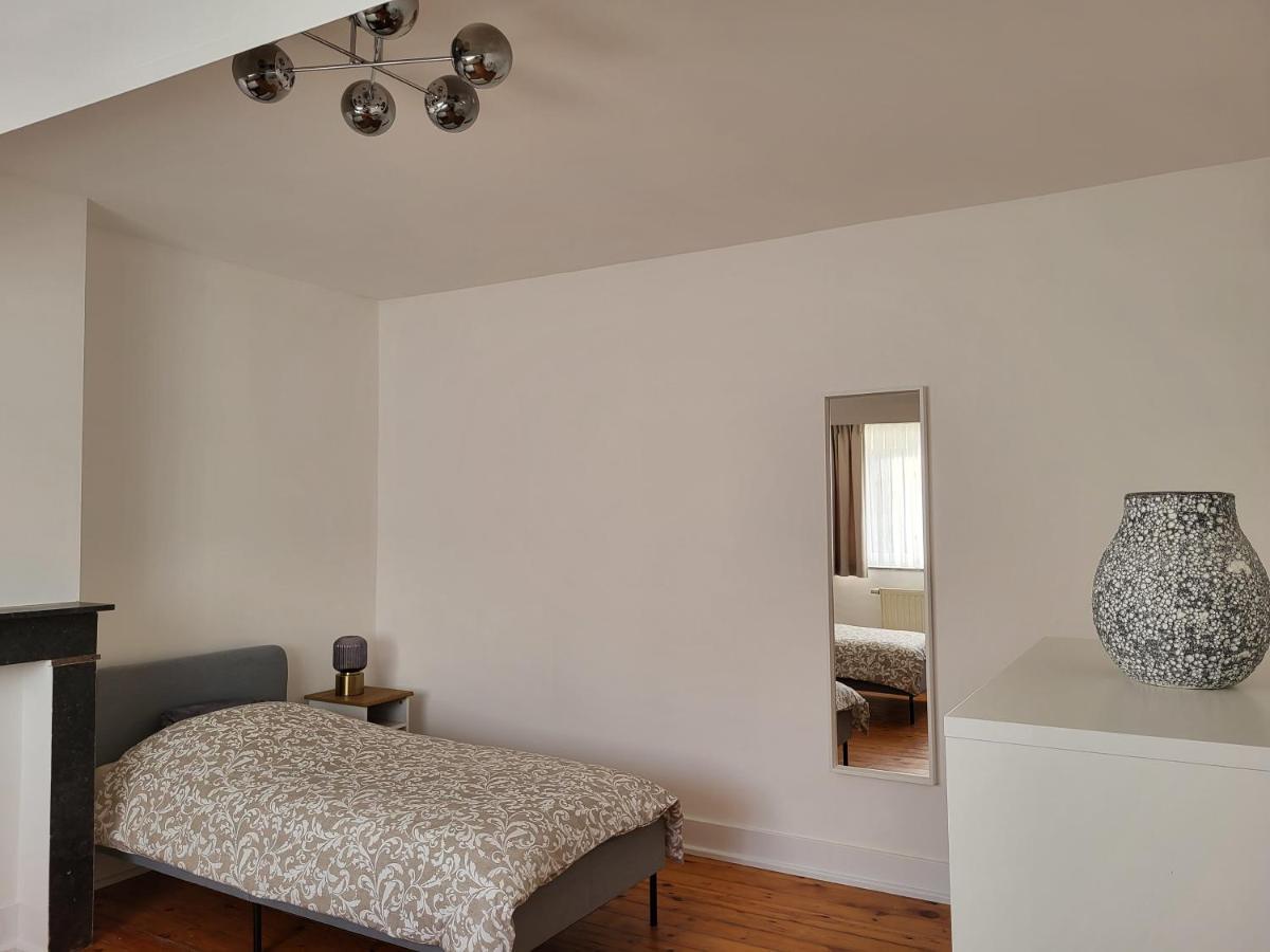 Brussels Bed & Blockchain Private Rooms With Shared Bathroom Etterbeek Екстер'єр фото