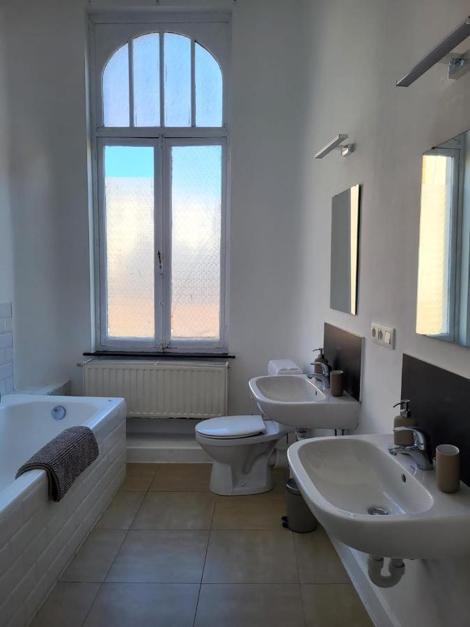 Brussels Bed & Blockchain Private Rooms With Shared Bathroom Etterbeek Екстер'єр фото