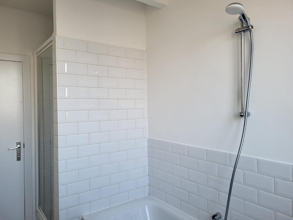 Brussels Bed & Blockchain Private Rooms With Shared Bathroom Etterbeek Екстер'єр фото