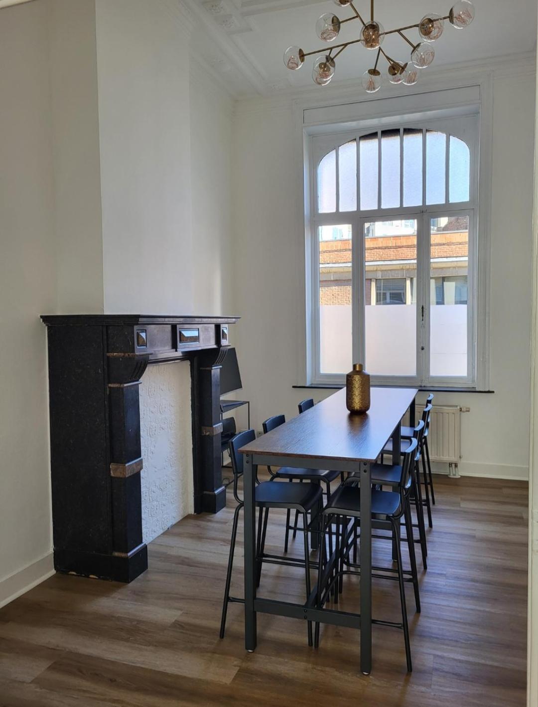 Brussels Bed & Blockchain Private Rooms With Shared Bathroom Etterbeek Екстер'єр фото