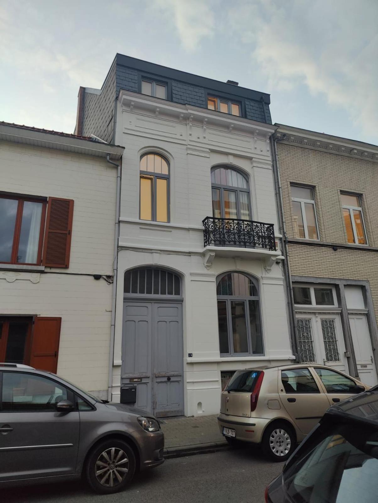 Brussels Bed & Blockchain Private Rooms With Shared Bathroom Etterbeek Екстер'єр фото